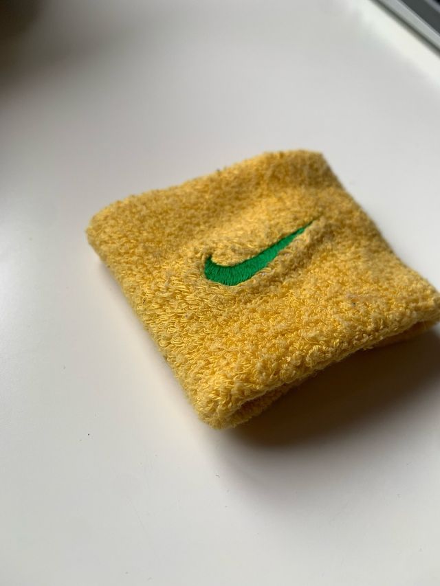 Muñequera nike