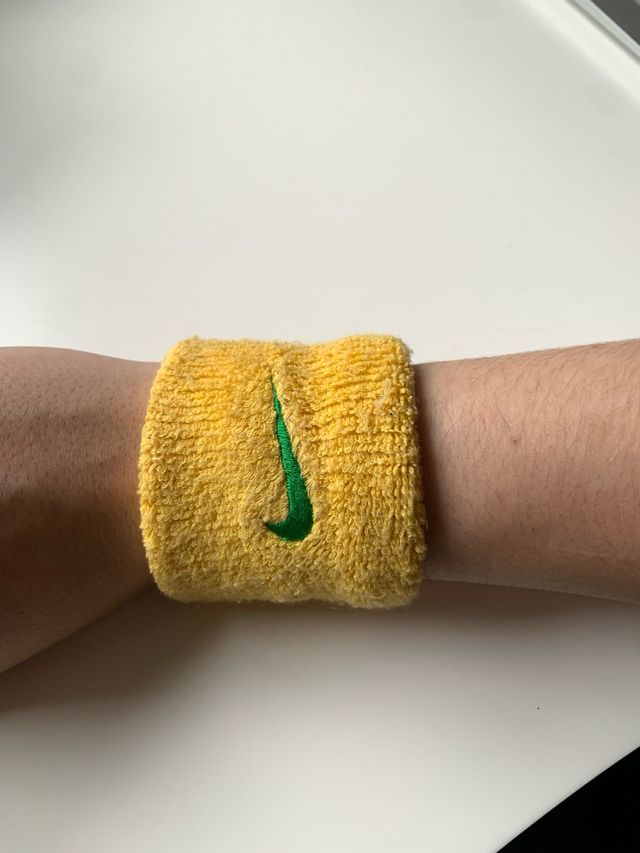 Muñequera nike