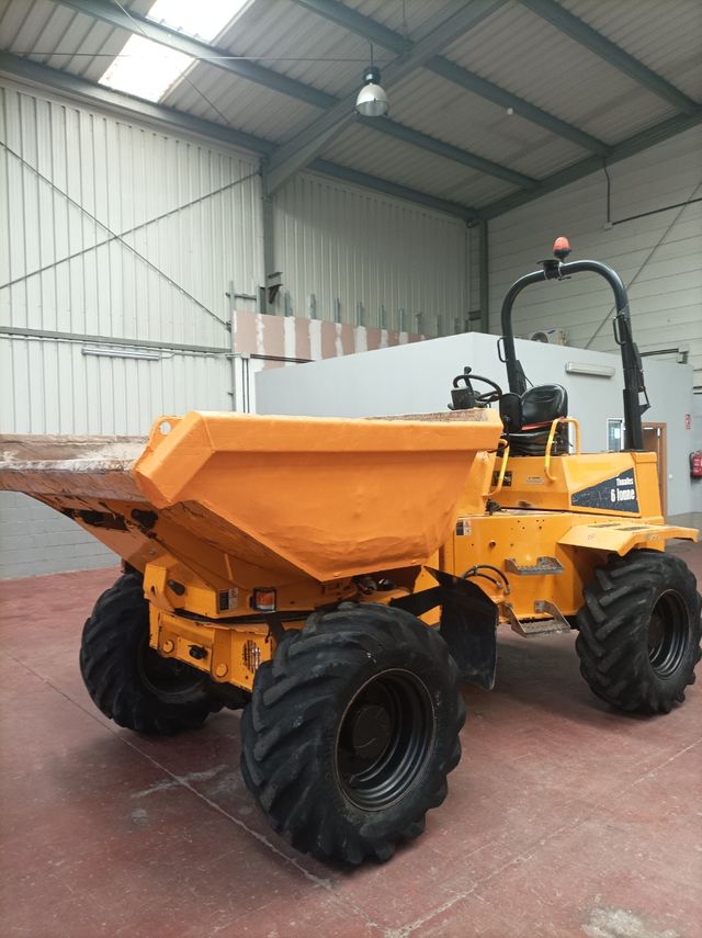 Dumpers Thwaites 6000 kgs