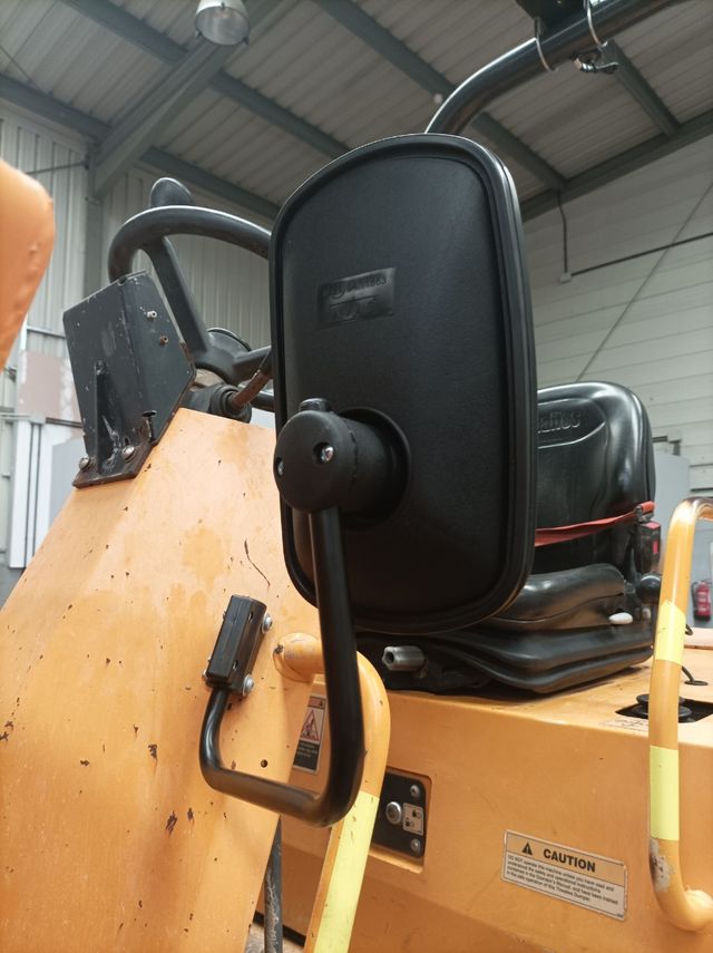 Dumpers Thwaites 6000 kgs