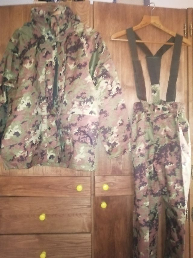 Giacca e pantaloni in goretex, originali E. I.