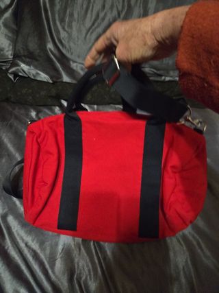 Bolso femenina, roza y azul de onbro.