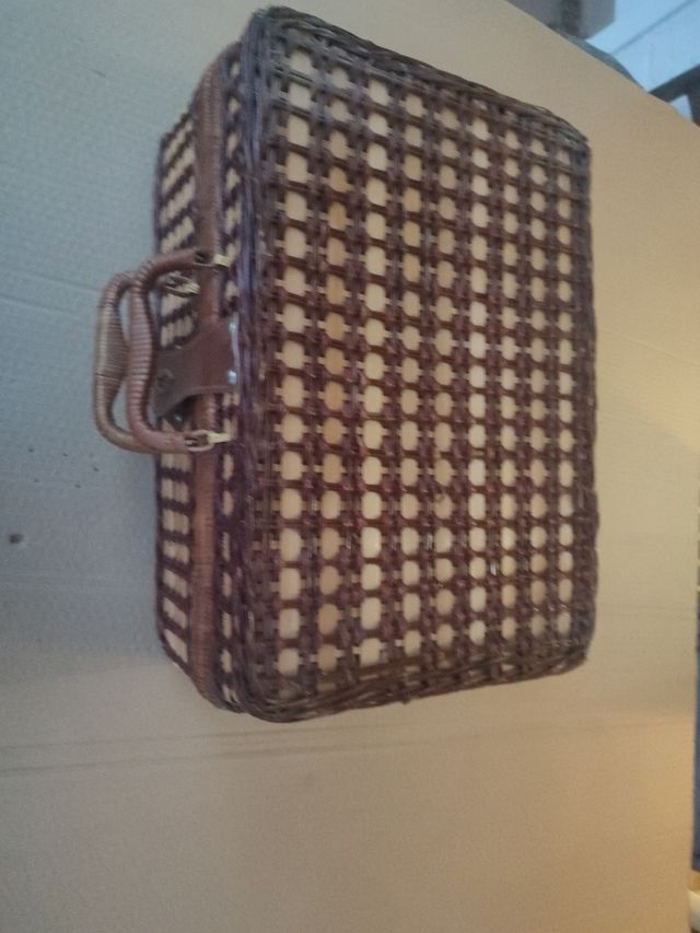 Maleta de mimbre