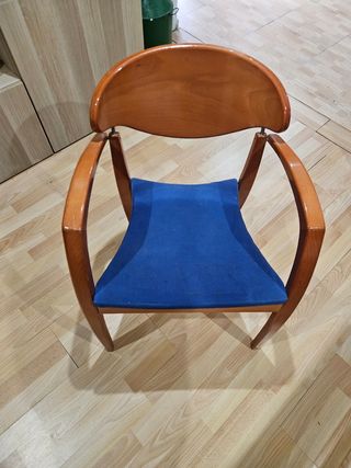 Conjunto de mesa y 5 sillas