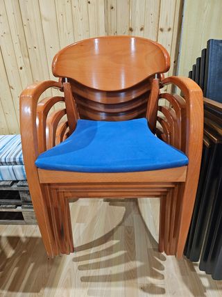 Conjunto de mesa y 5 sillas