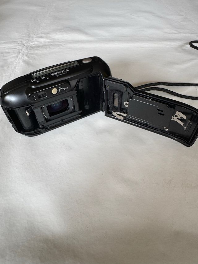 CAMARA DE CARRETE MINOLTA 70W RIVA ZOOM