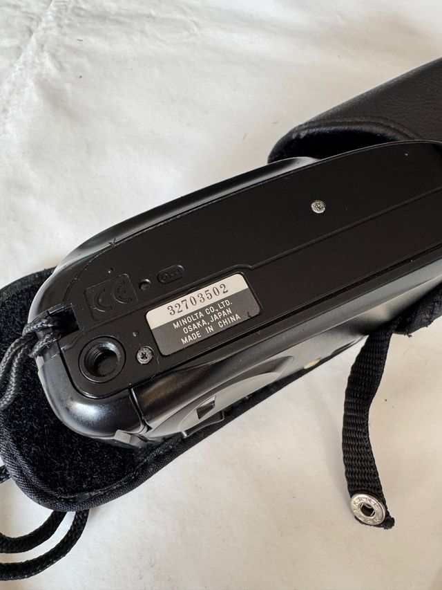 CAMARA DE CARRETE MINOLTA 70W RIVA ZOOM