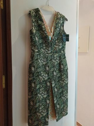 Vestido nuevo con etiqueta