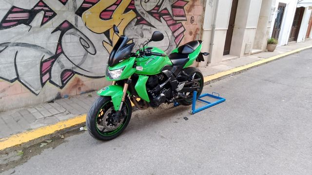 Vendo kawassaki 750