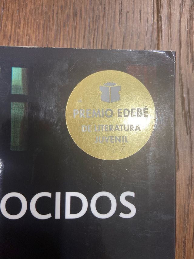 DESCONOCIDOS: Premio EDEBÉ de Literatura Juvenil 2