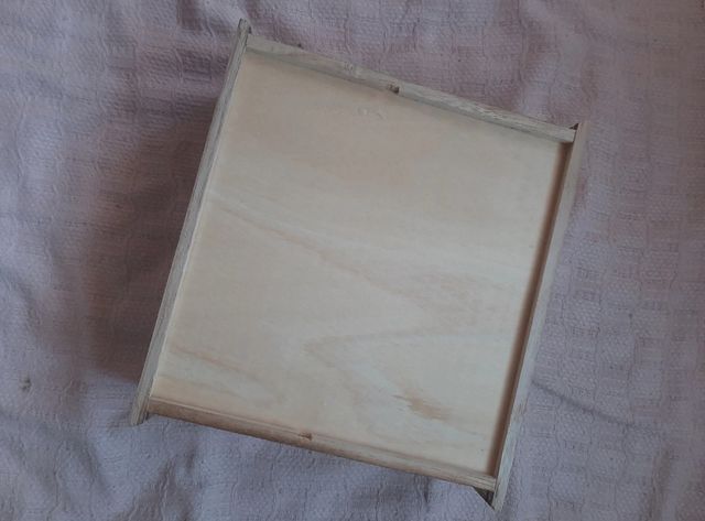 Caja de madera para baño