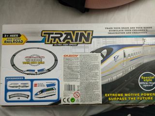 Tren a batería con pista