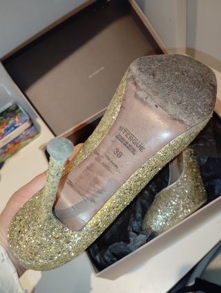 Tacones glitter dorados