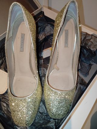 Tacones glitter dorados