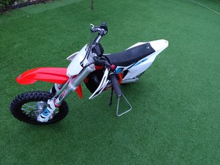 KTM electrica infantil
