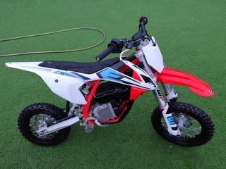 KTM electrica infantil