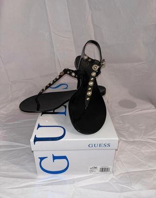 Sandalia de verano Guess mujer 