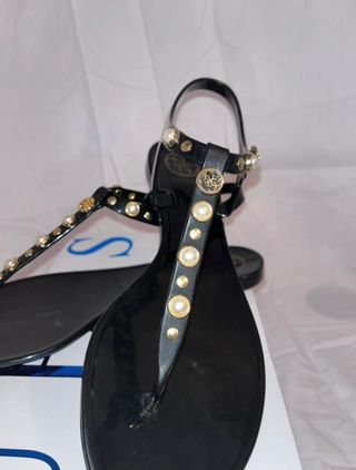 Sandalia de verano Guess mujer 