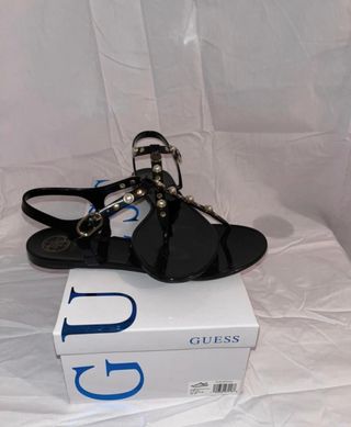 Sandalia de verano Guess mujer 