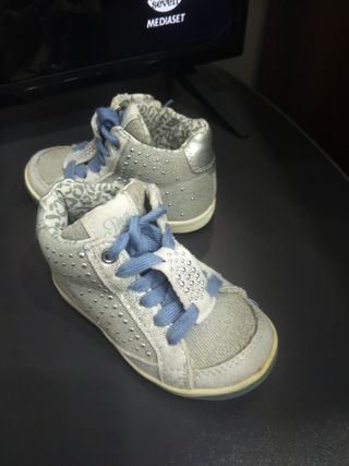 Scarpe bambina numero 22