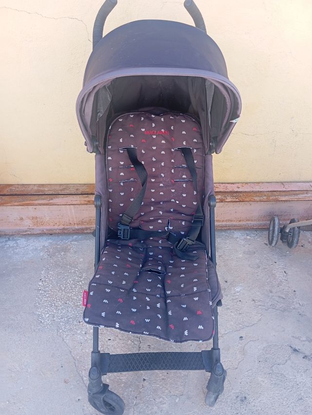 Carro marca Maclaren 