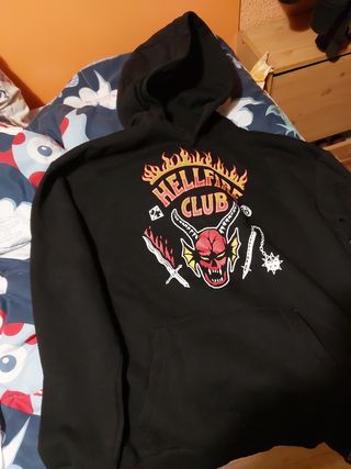 Sudadera negra Stranger Things 