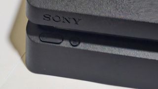 PS4 SLIM 1TB casi sin uso OFERTA!