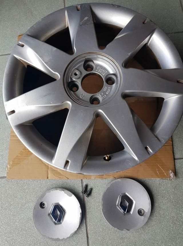 una llanta 17 renault megane 2  4x100 original