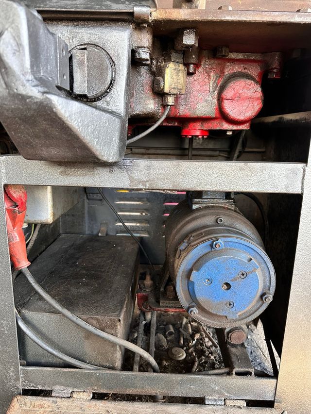 Maquina OSCAM cortadora dobladora hierro