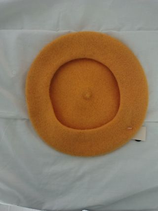 Basco da donna colore senape 