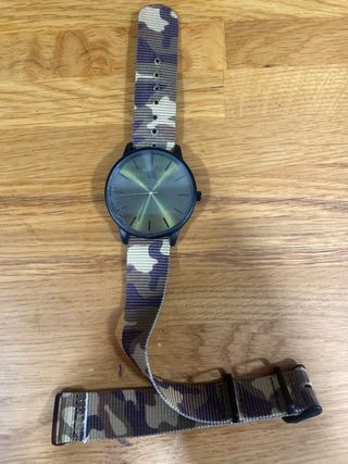 Reloj estilo militar 