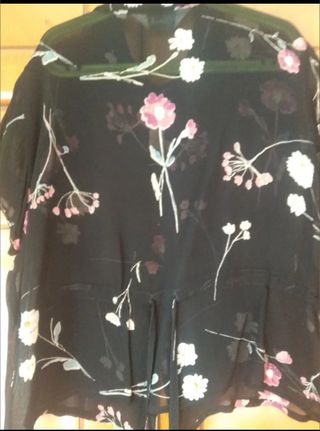 Blusa sin mangas Affiniti semitransparente