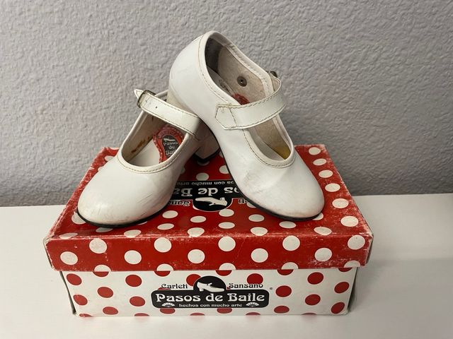 Zapatos tacón niña