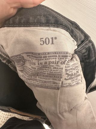 Pantalon gris 501 de Levi’s