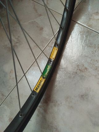 Vendo llanta Mavic carretera