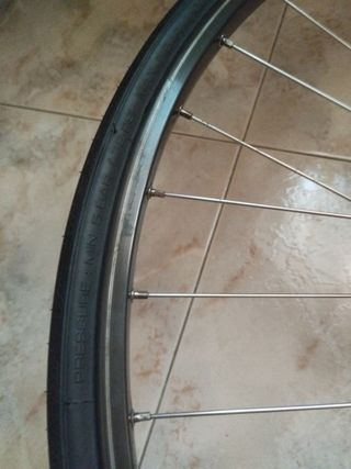 Vendo llanta Mavic carretera