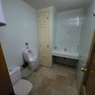 Local comercial en venta en Valdepeñas