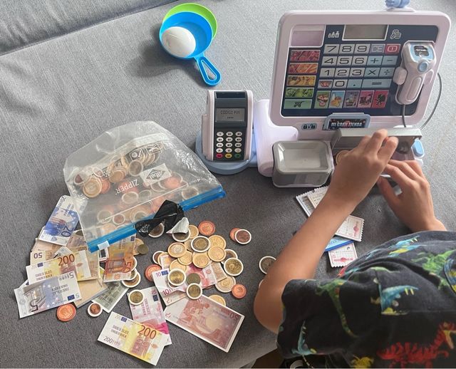 Tablet y Caja registradora función electrónica