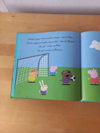 Llibre infantil- La Pepa juga a futbol