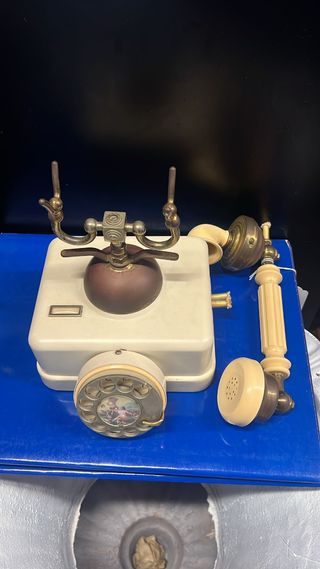 TELÉFONO ESPAÑOL EN COLOR CREMA