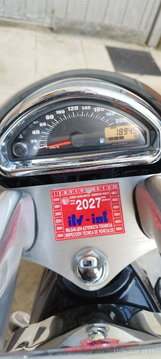 Suzuki intruder m800