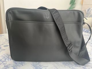 Bolso para ordenador Armani Jeans nuevo