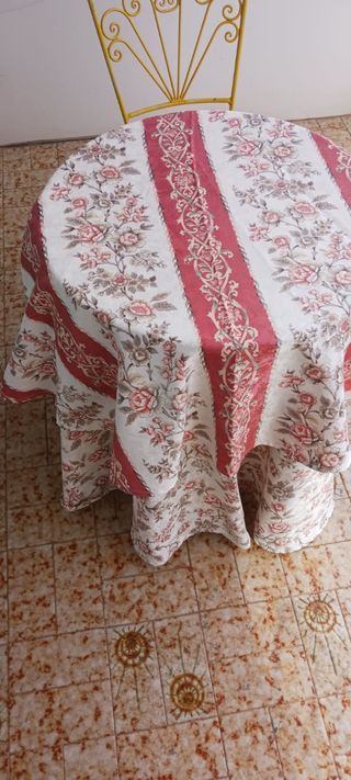 Ropa mesa camilla