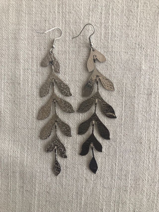 Pendientes plateados hojas Nícoli