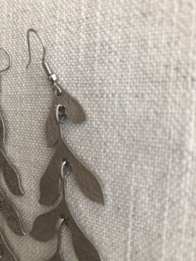 Pendientes plateados hojas Nícoli