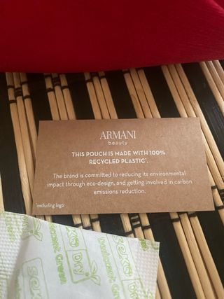 Neceser Armani en rojo Armani