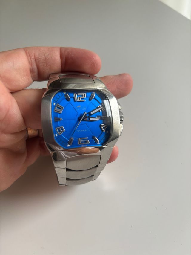 Reloj LOTUS