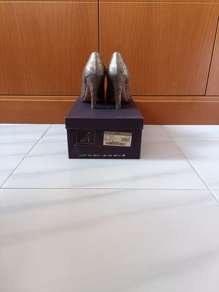 Zapatos "Prada". Muy buen estado 