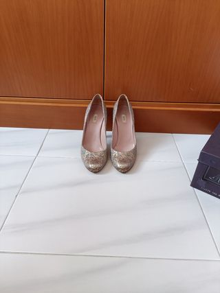 Zapatos "Prada". Muy buen estado 