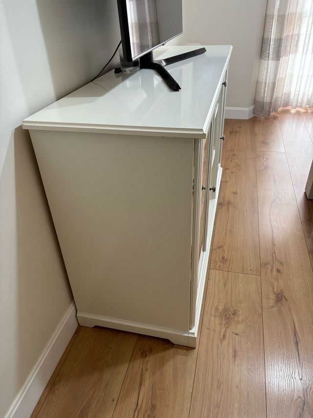 Aparador lacado en blanco